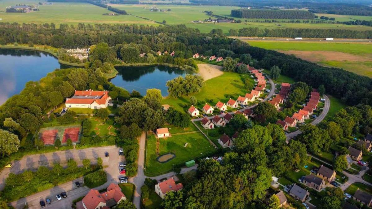 Het Huys Ewijk Mooi Luxe En Een Laadpaal Екстериор снимка