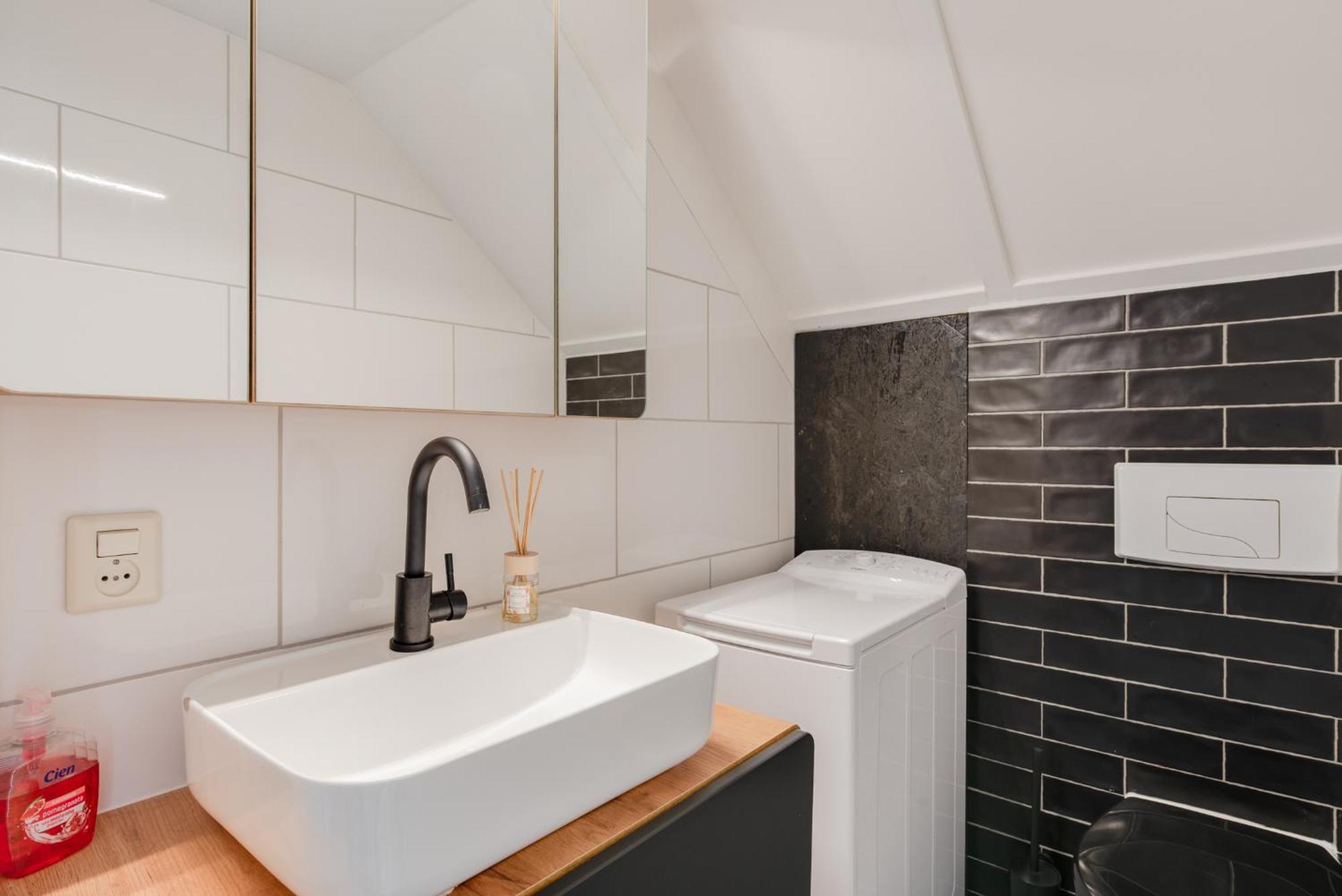 Het Huys Ewijk Mooi Luxe En Een Laadpaal Екстериор снимка
