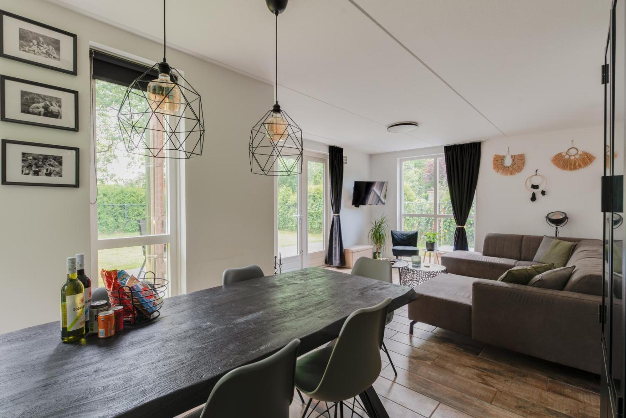 Het Huys Ewijk Mooi Luxe En Een Laadpaal Екстериор снимка
