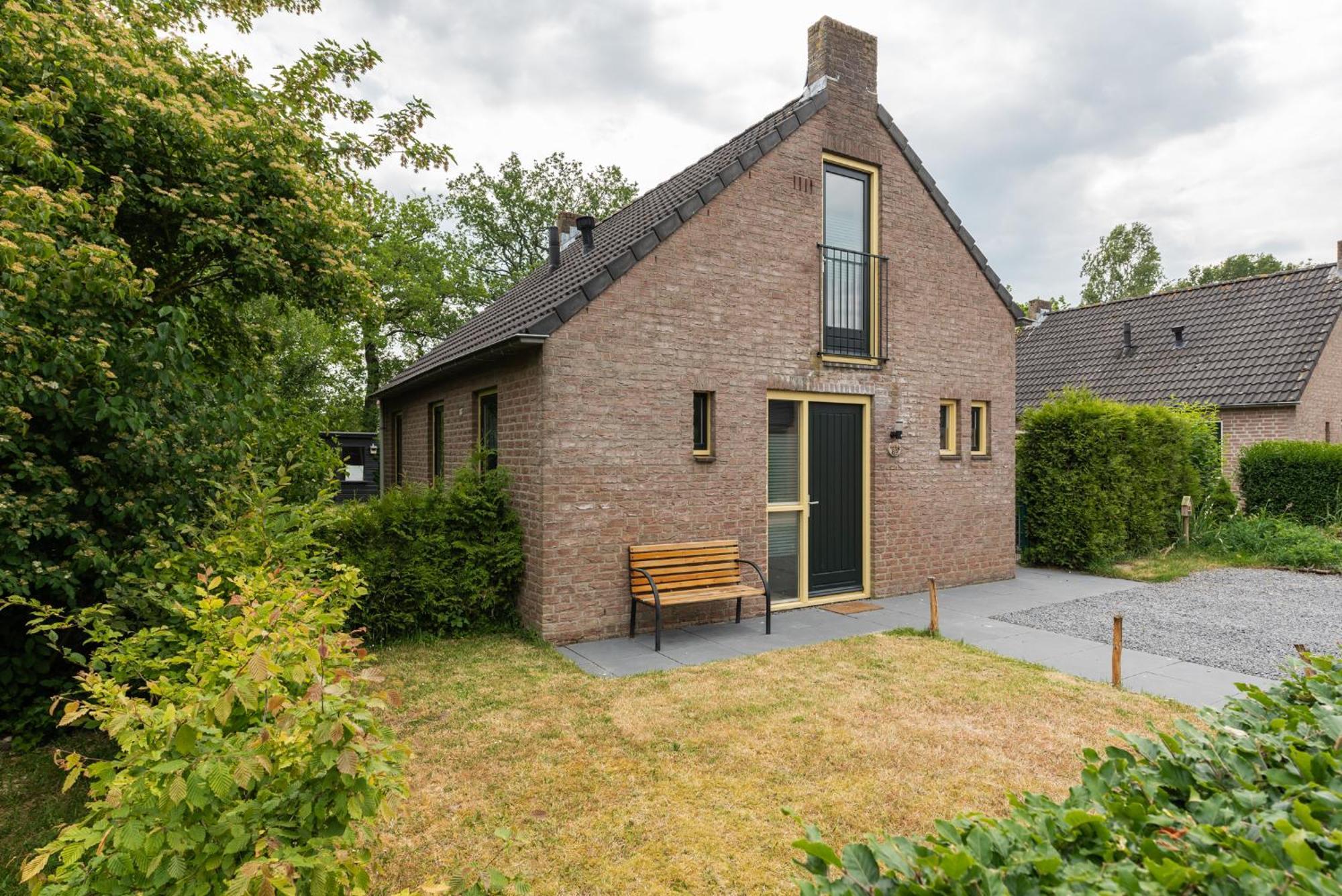 Het Huys Ewijk Mooi Luxe En Een Laadpaal Екстериор снимка